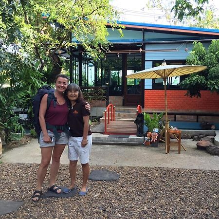 Sun Smile Hostel Ubon Ratchathani Exterior foto