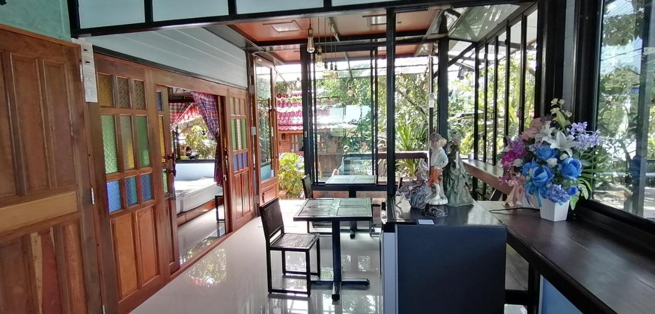 Sun Smile Hostel Ubon Ratchathani Exterior foto