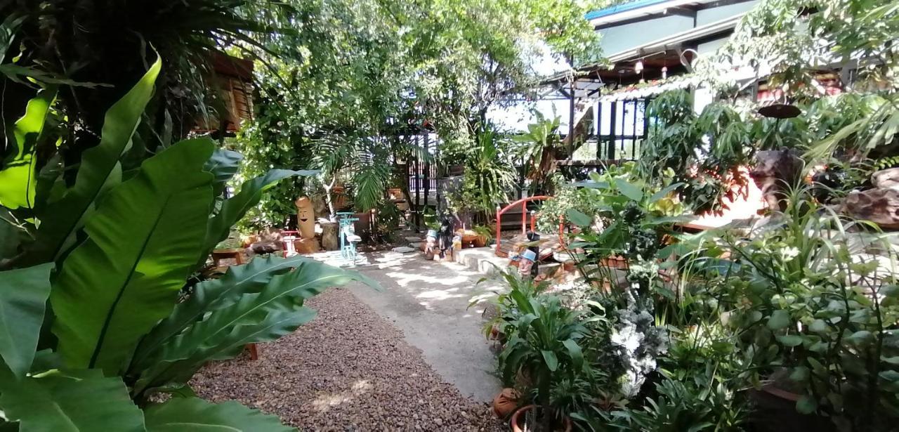 Sun Smile Hostel Ubon Ratchathani Exterior foto