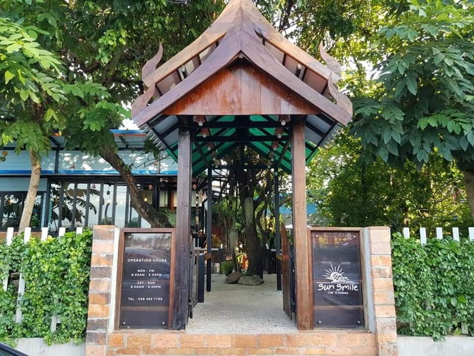Sun Smile Hostel Ubon Ratchathani Exterior foto