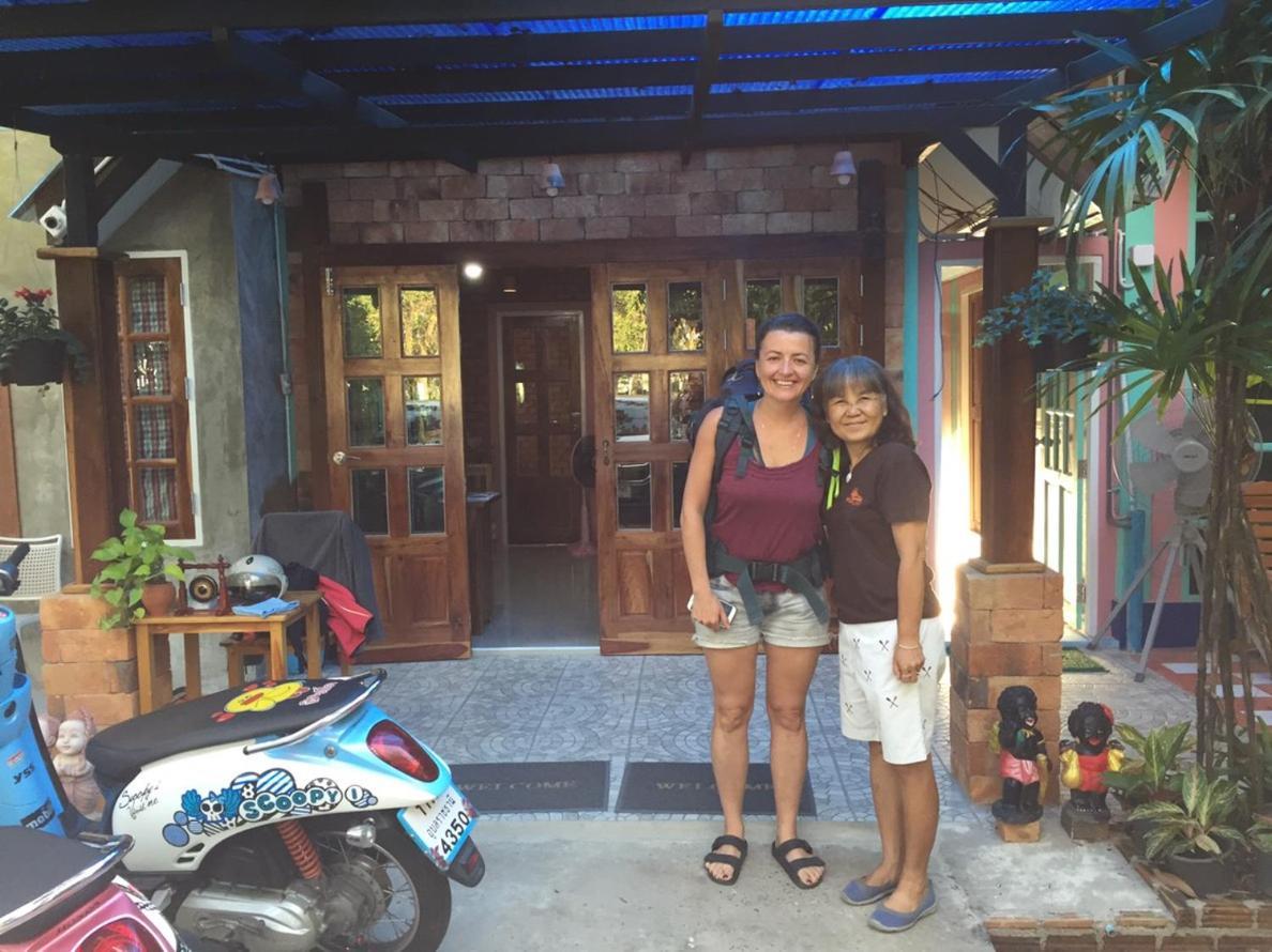 Sun Smile Hostel Ubon Ratchathani Exterior foto