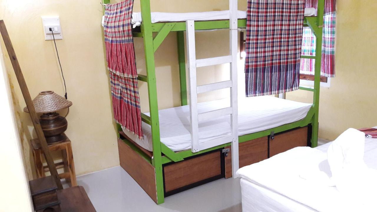 Sun Smile Hostel Ubon Ratchathani Exterior foto