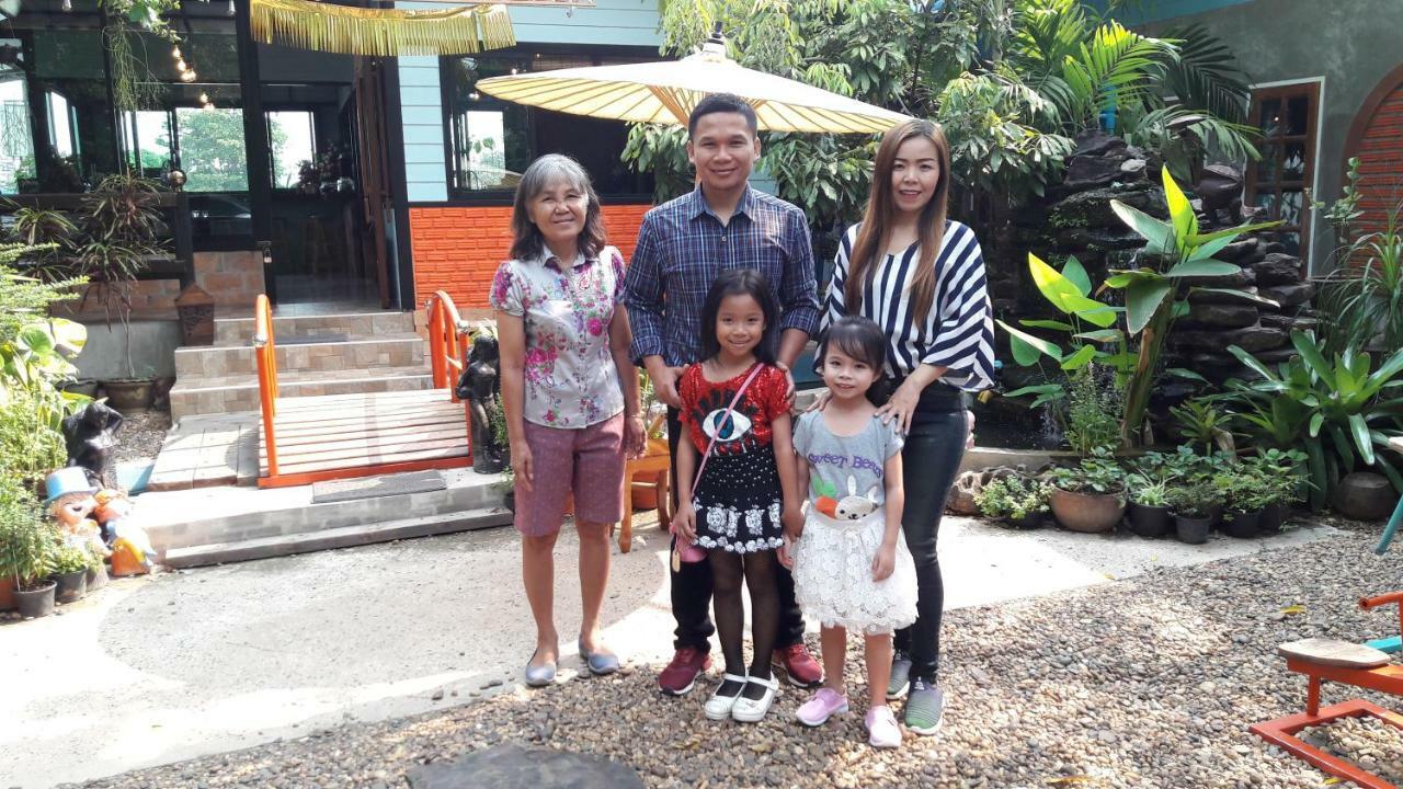 Sun Smile Hostel Ubon Ratchathani Exterior foto