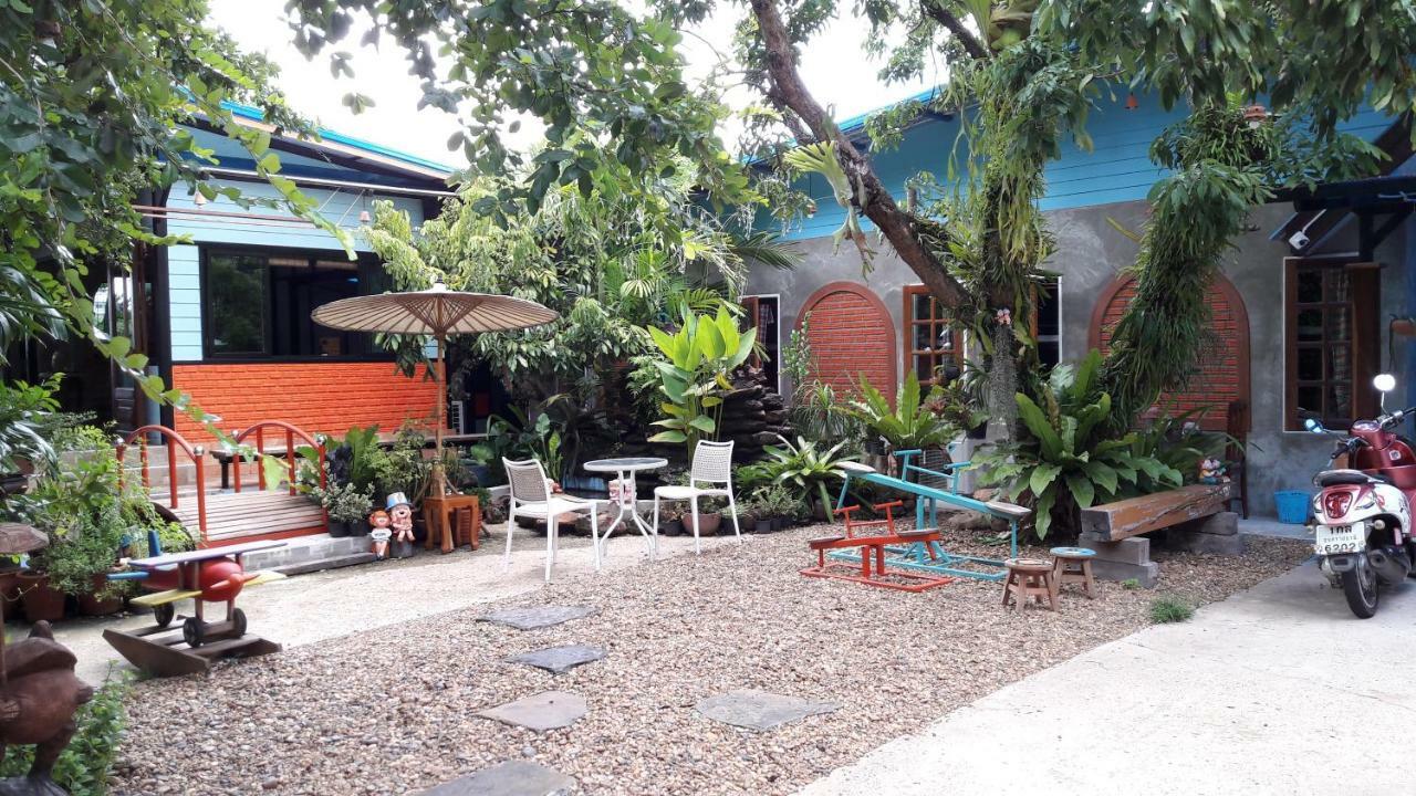 Sun Smile Hostel Ubon Ratchathani Exterior foto