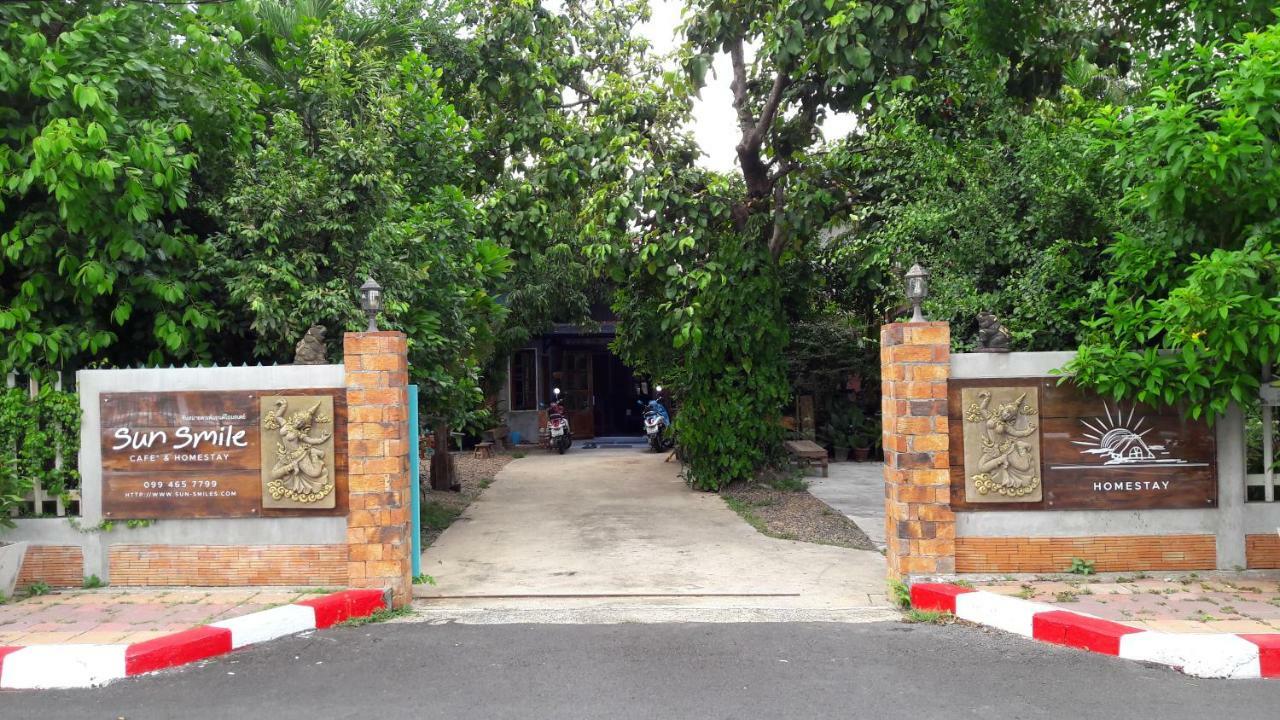 Sun Smile Hostel Ubon Ratchathani Exterior foto